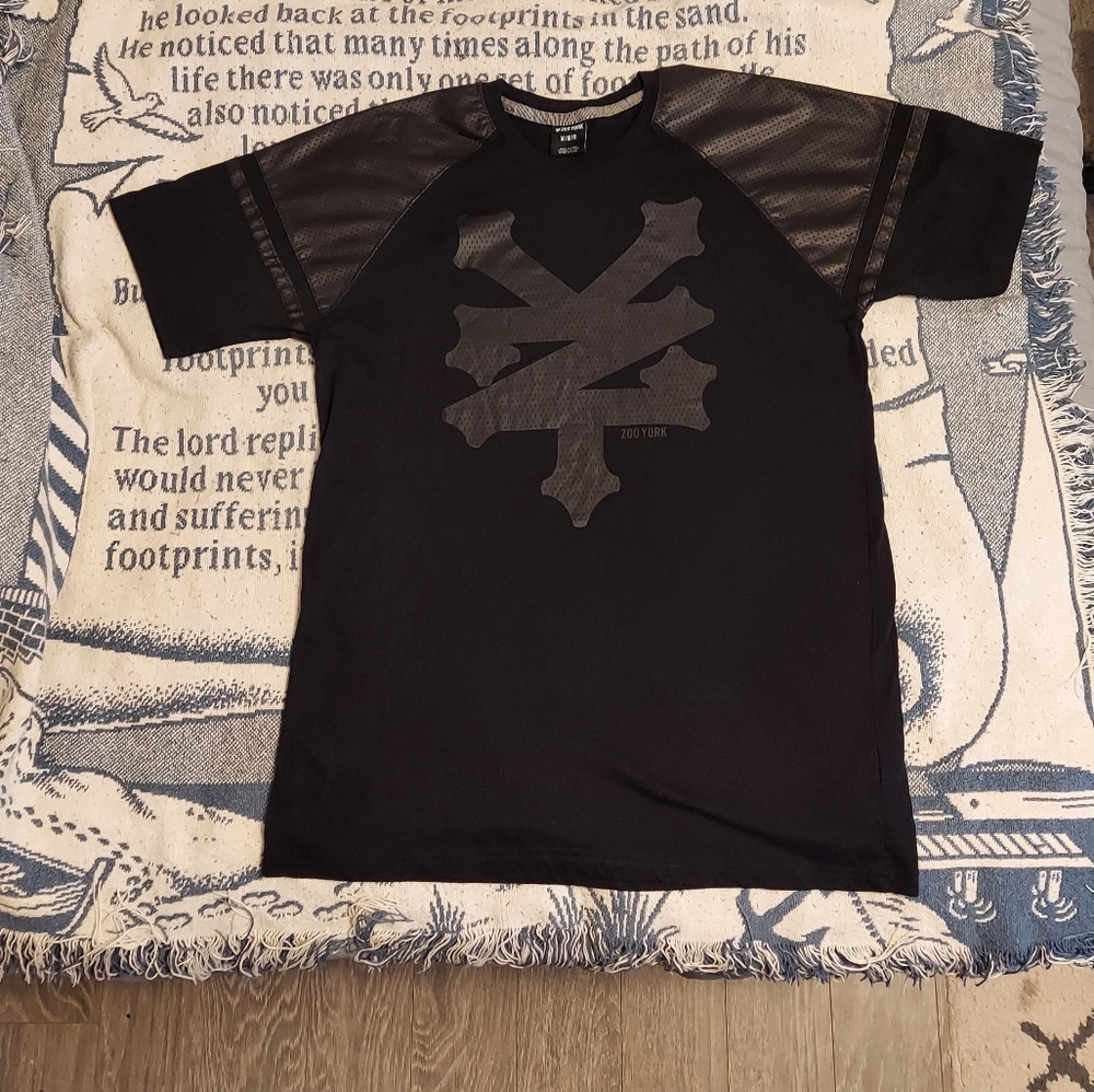 🔥💯 Zoo York leather vinyl style shirt 🔥💯